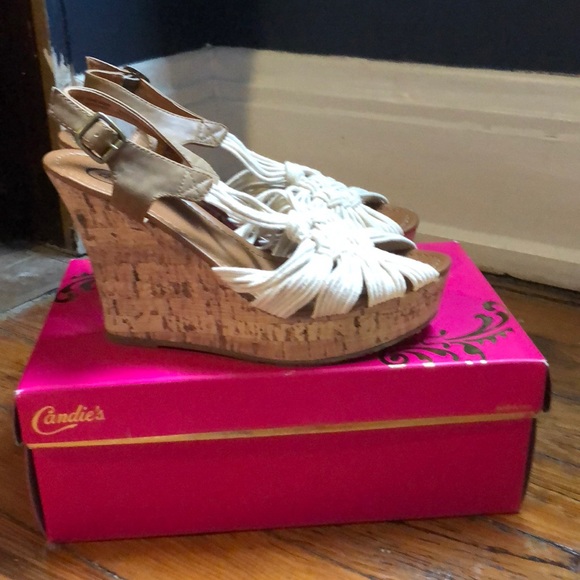 NIB Candie's Wedge Sandles - Picture 4 of 7